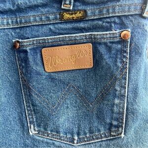 VTG Wrangler Frayed Denim Cutoff High Waist Shorts Sz 33 USA Made Pocket Patch